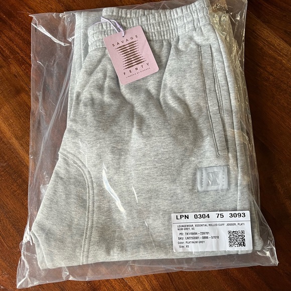 Savage X Fenty Platinum Grey Oversized Xssential Rolled Cuff Jogger Sweatpants - Picture 12 of 16
